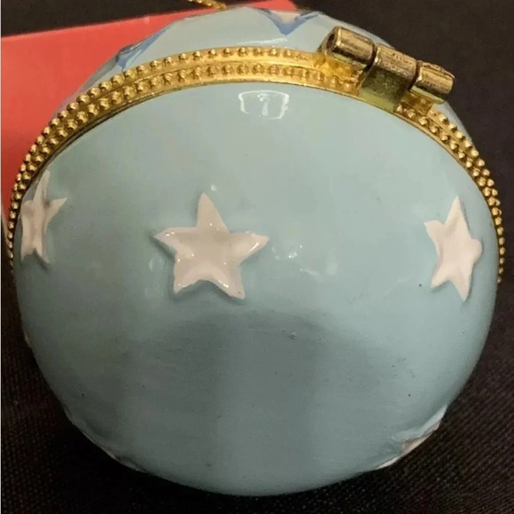 Vintage Baby Boy Blue 1st Christmas Trinket Box Ornament Hinged Round New 2” - Picture 4 of 8
